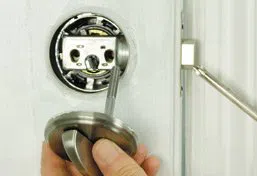 Amber Locksmith Store Long Beach, CA 562-274-0797 - Lock-replace